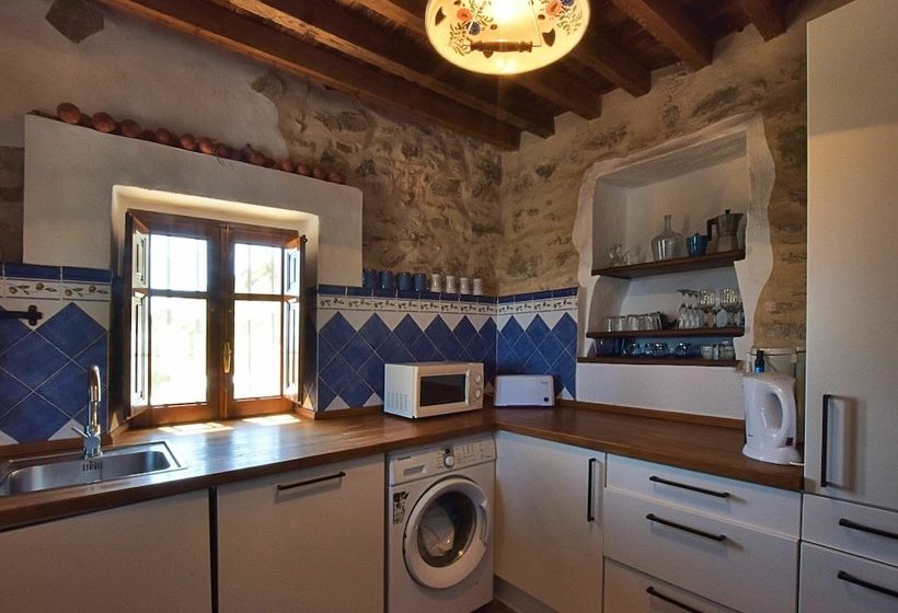 Authentic Country Home With Private Swimming Pool Near The Torcal De Antequera Nature Park