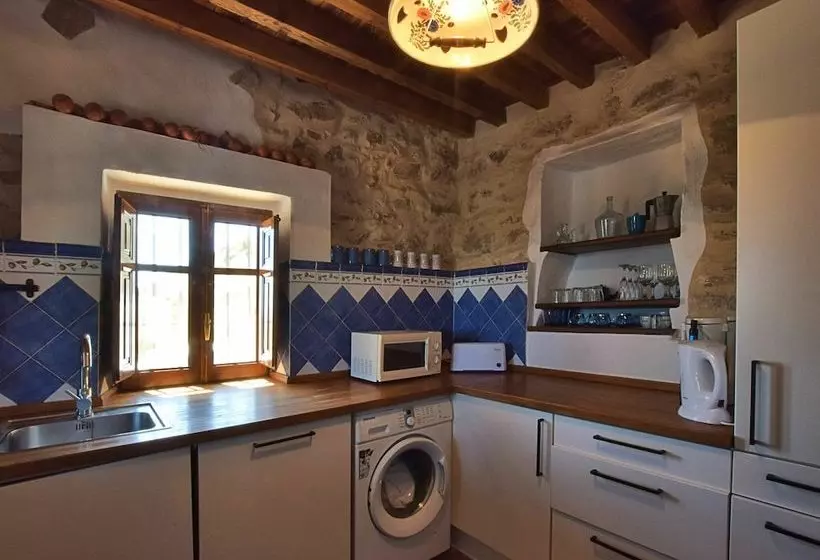 Authentic Country Home With Private Swimming Pool Near The Torcal De Antequera Nature Park