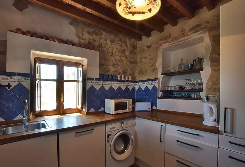 Authentic Country Home With Private Swimming Pool Near The Torcal De Antequera Nature Park
