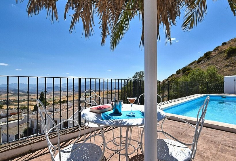 Authentic Country Home With Private Swimming Pool Near The Torcal De Antequera Nature Park