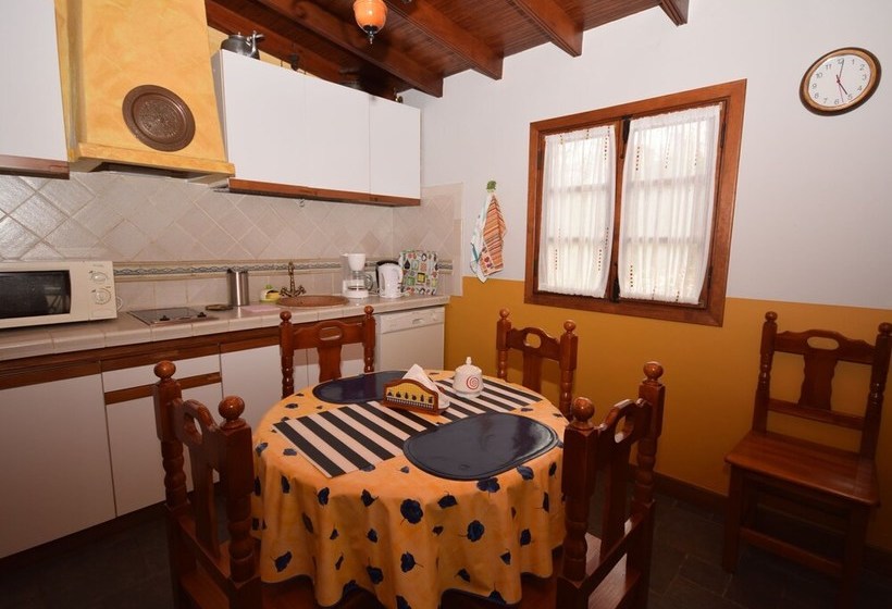 Cozy Cottage In Orotava With Swimming Pool
