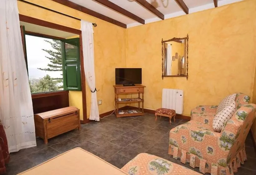 Cozy Cottage In Orotava With Swimming Pool