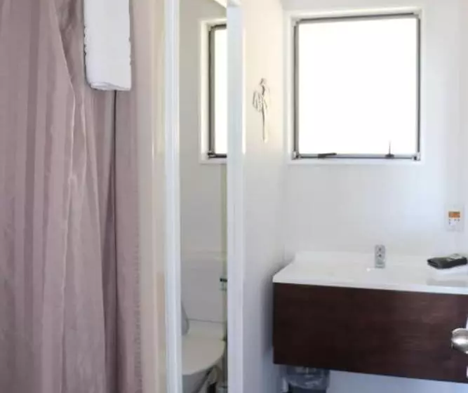 Hotelli Lakes Edge Holiday Park