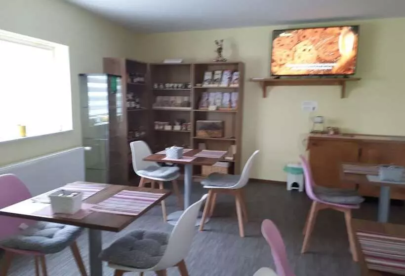 پانسیون Guest House Tara