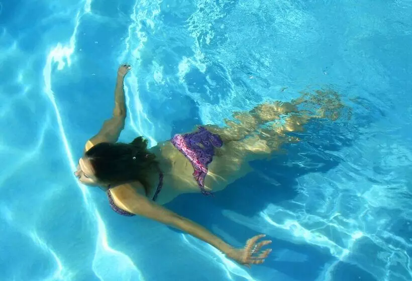 پانسیون Guest House Tara