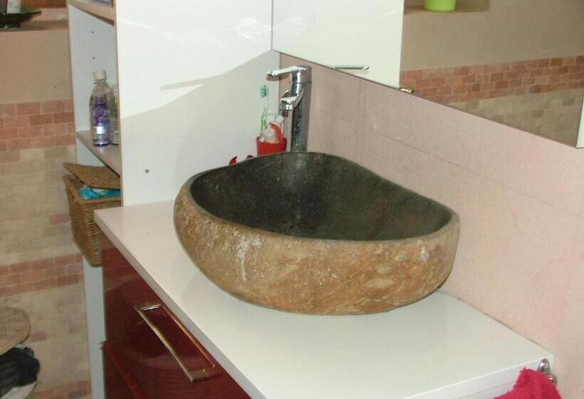 بنسيون Le Frangipanier