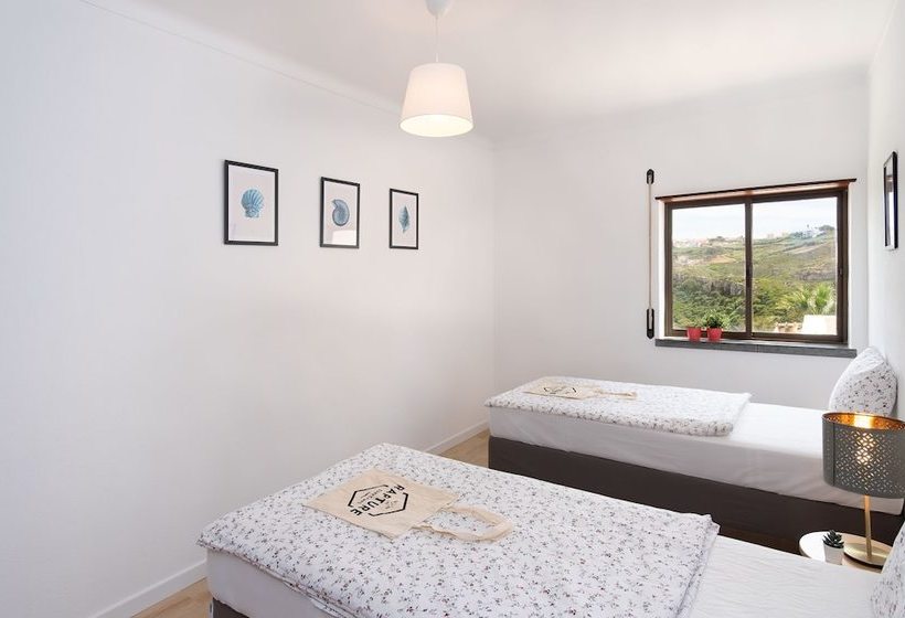 بنسيون Rapture Surfcamps Ericeira