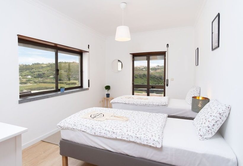 بنسيون Rapture Surfcamps Ericeira