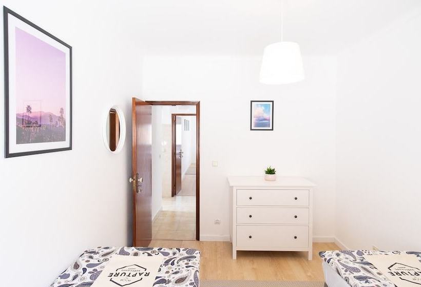 بنسيون Rapture Surfcamps Ericeira