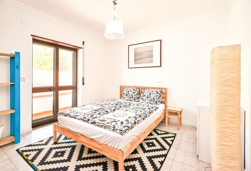 بنسيون Rapture Surfcamps Ericeira