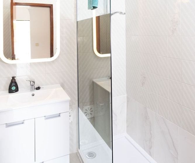 بنسيون Rapture Surfcamps Ericeira