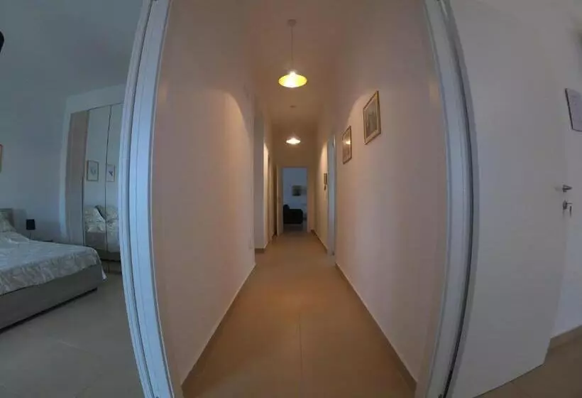 ベッドアンドブレックファースト Caserta Royale Apartment