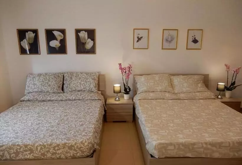 ベッドアンドブレックファースト Caserta Royale Apartment