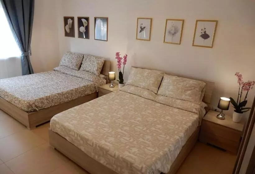 ベッドアンドブレックファースト Caserta Royale Apartment