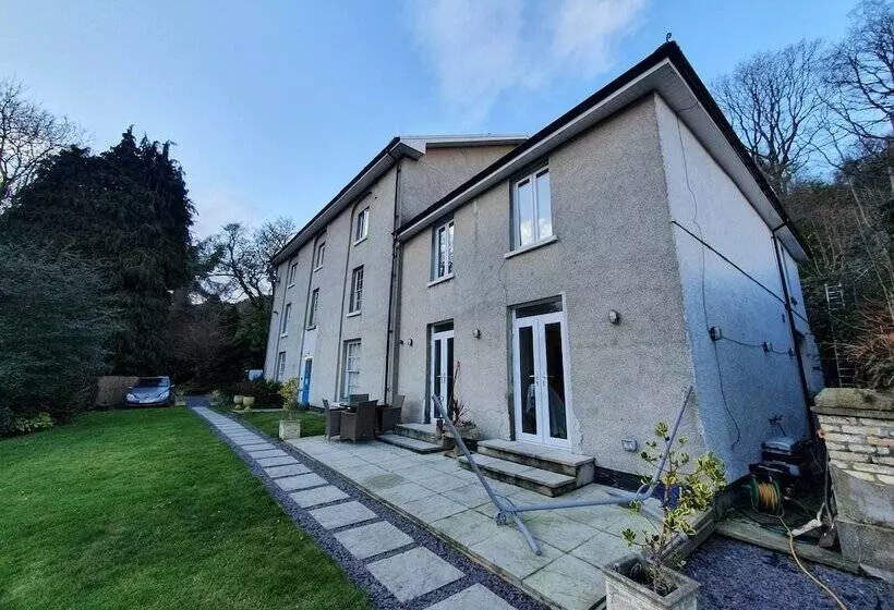 Aamiaismajoitus (B&B) Wern House