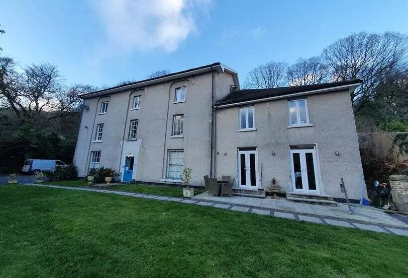 Aamiaismajoitus (B&B) Wern House