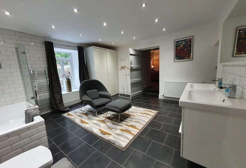 مبيت وإفطار Wern House