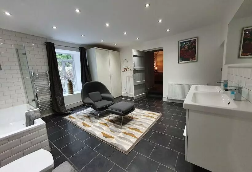 Aamiaismajoitus (B&B) Wern House