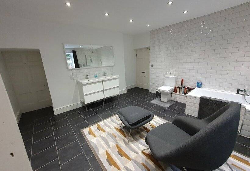 مبيت وإفطار Wern House