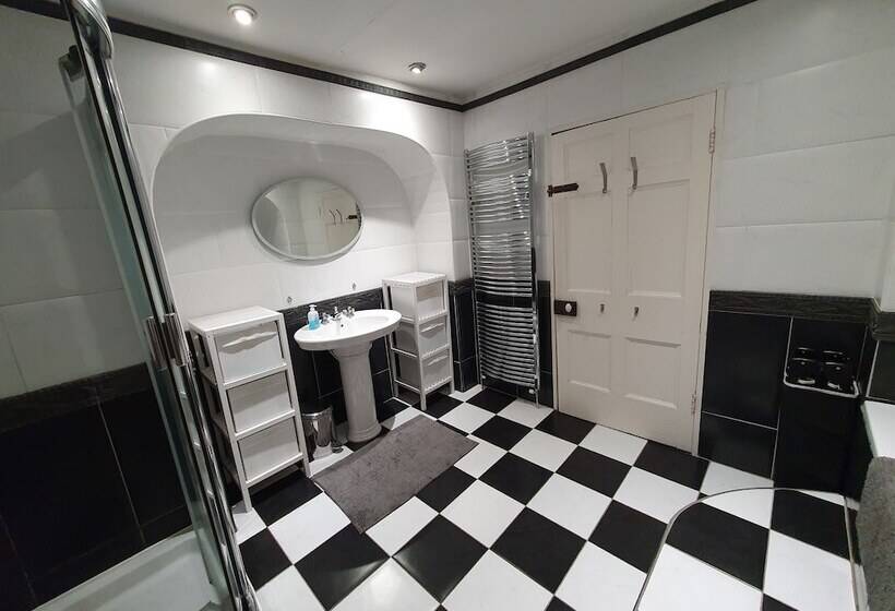 مبيت وإفطار Wern House