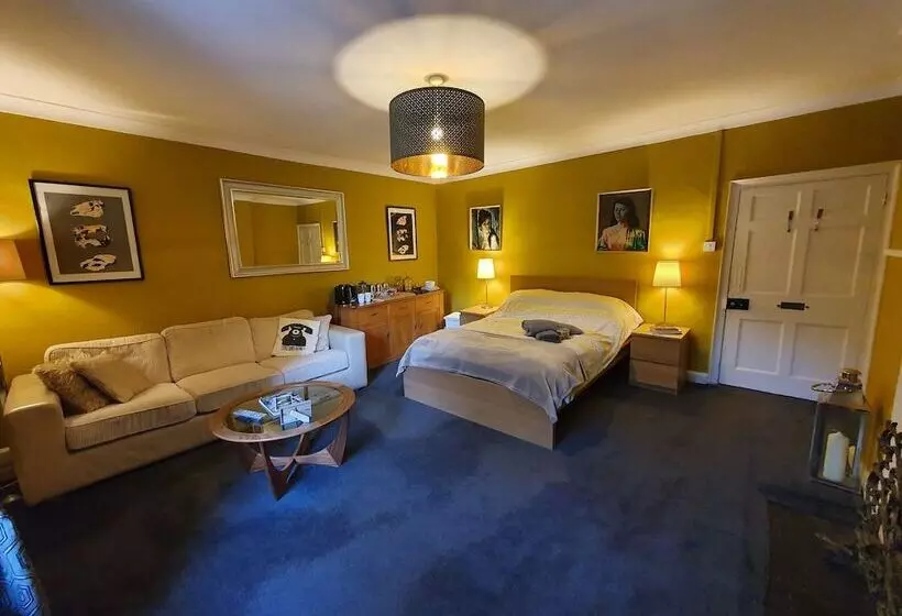 Aamiaismajoitus (B&B) Wern House