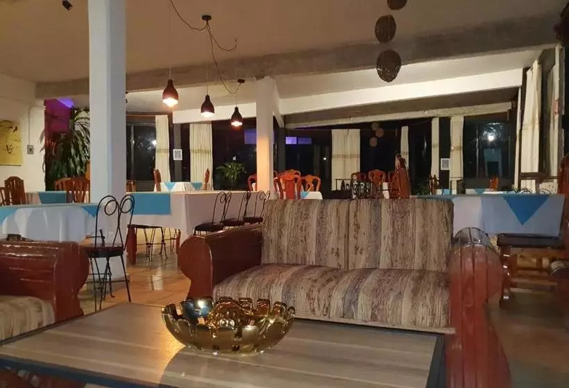 ホテル Capital O Posada La Plazuela