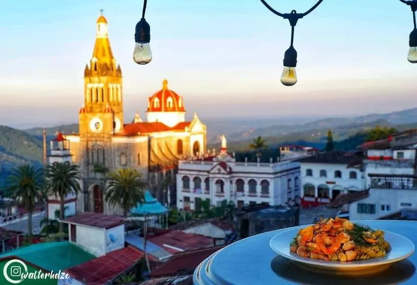 ホテル Capital O Posada La Plazuela