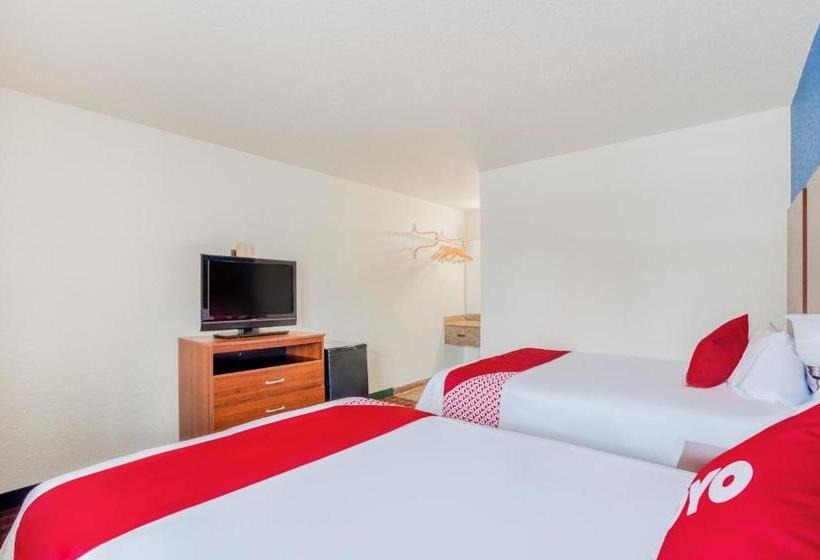 בית מלון כפרי Rodeway Inn