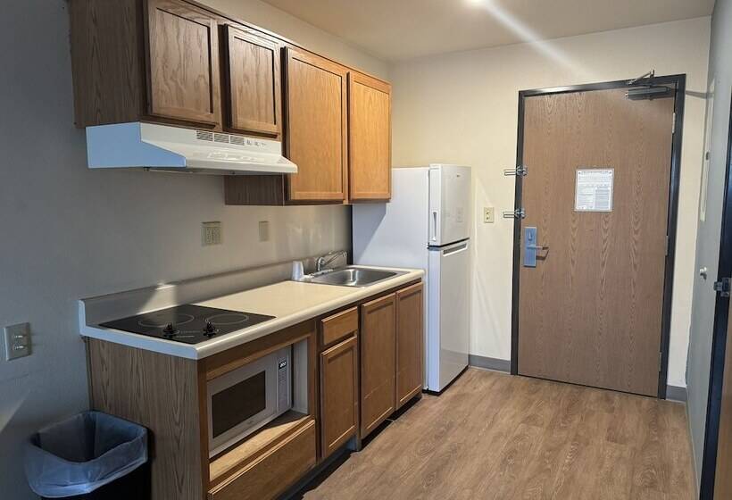 هتل Woodspring Suites St Louis St Charles