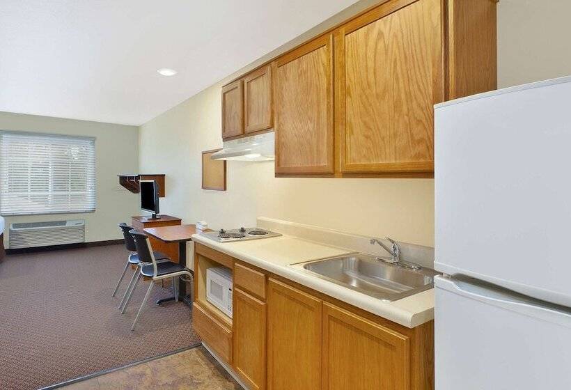 هتل Woodspring Suites St Louis St Charles