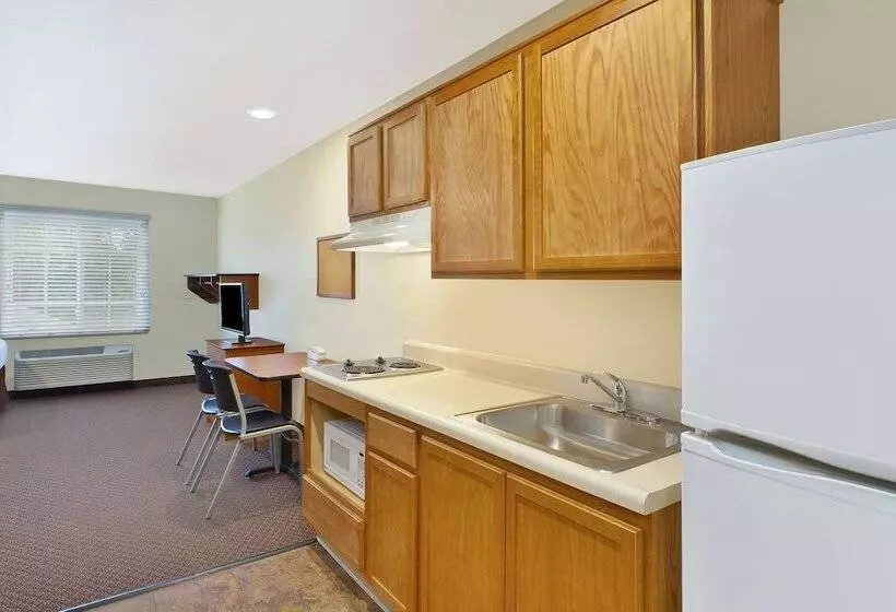 ホテル Woodspring Suites St Louis St Charles