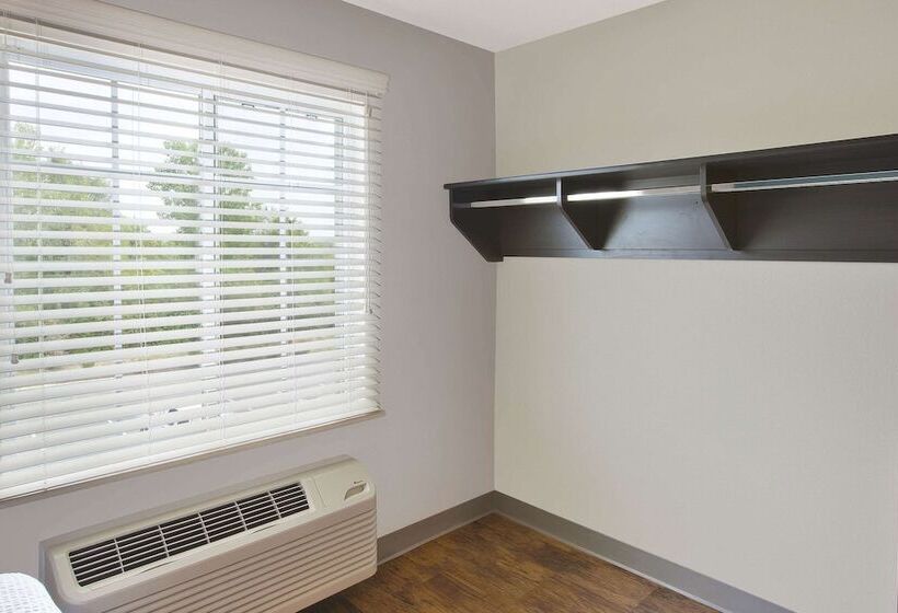 هتل Woodspring Suites St Louis St Charles