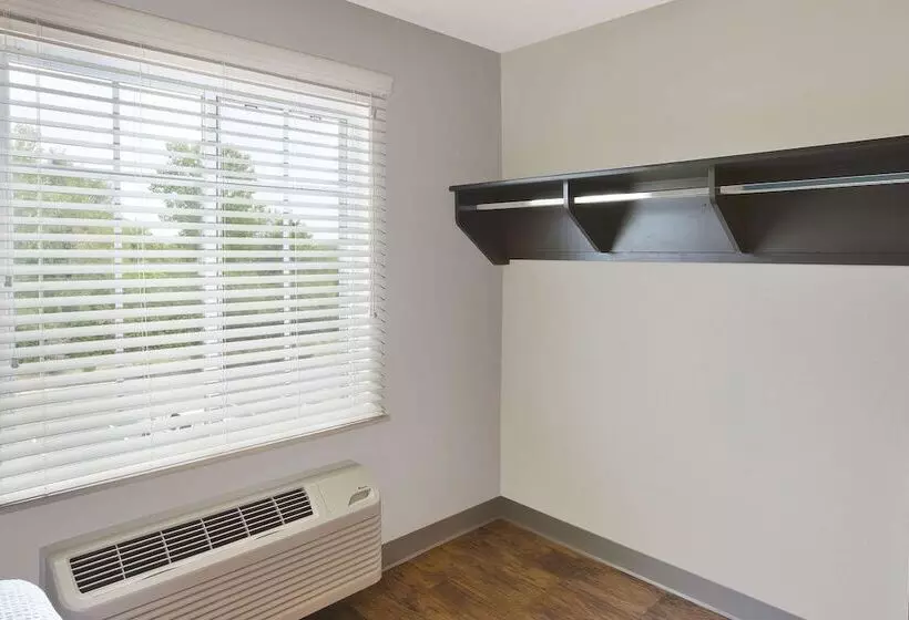 ホテル Woodspring Suites St Louis St Charles