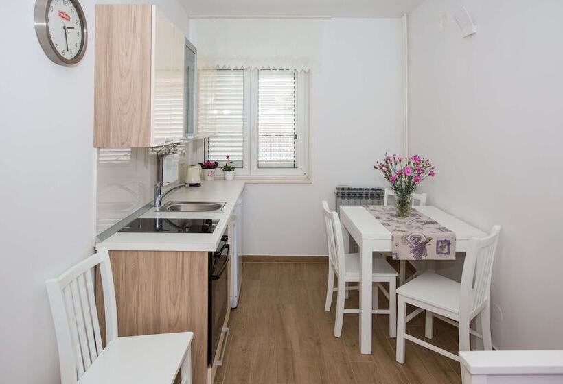 پانسیون Apartments Koncul