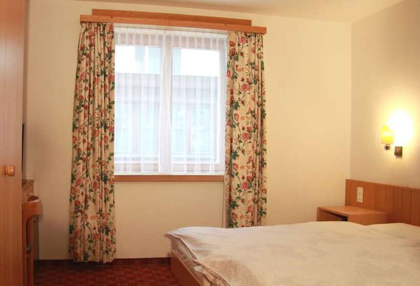 تختخواب و صبحانه Petit Steffani