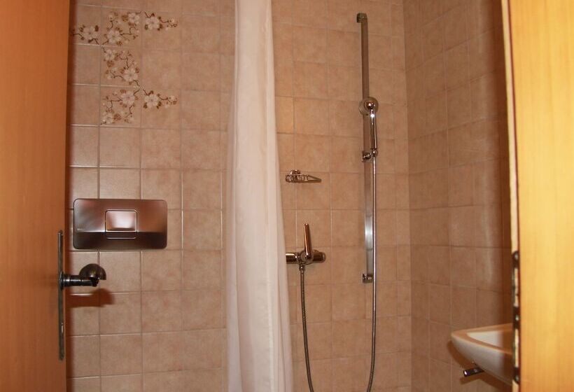 تختخواب و صبحانه Petit Steffani