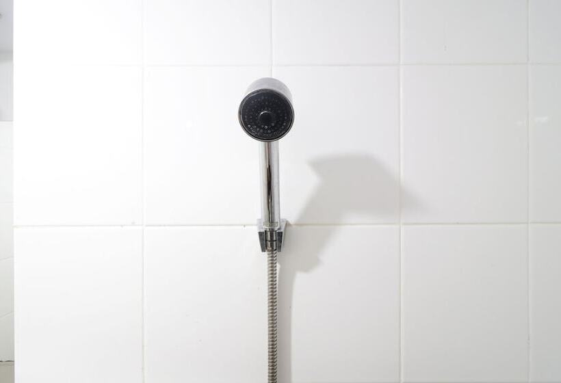 בית מלון כפרי Green Pramuka City By Sr Property