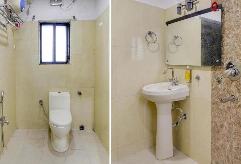 בית מלון כפרי Collection O 74171 Plaza Inn