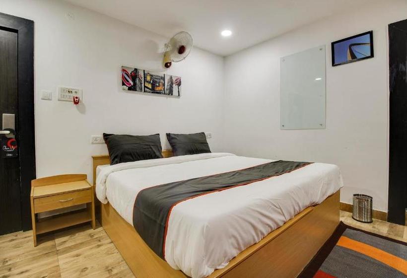 בית מלון כפרי Collection O 74171 Plaza Inn