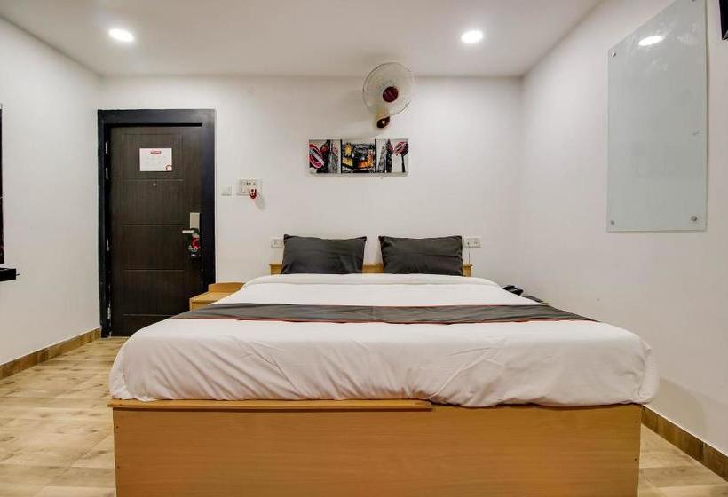 בית מלון כפרי Collection O 74171 Plaza Inn