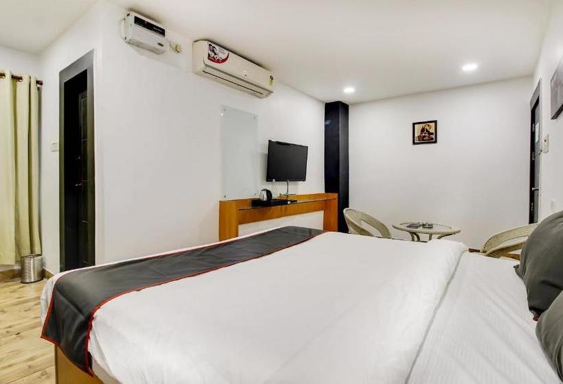 בית מלון כפרי Collection O 74171 Plaza Inn