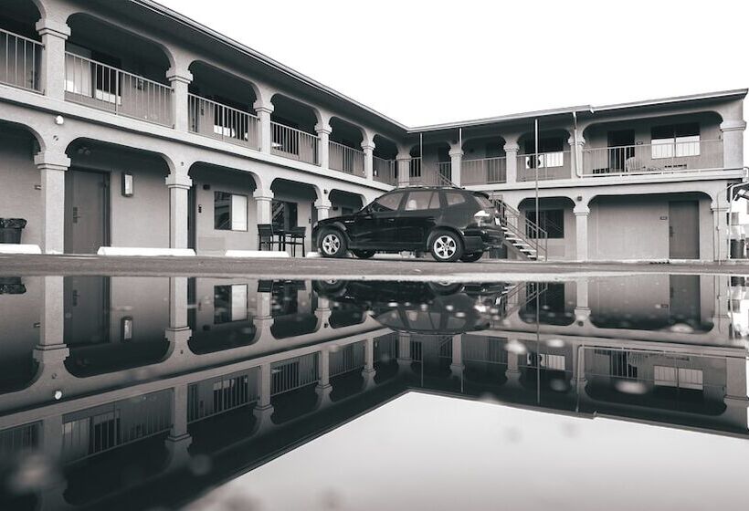 فندق Travelodge By Wyndham Parker