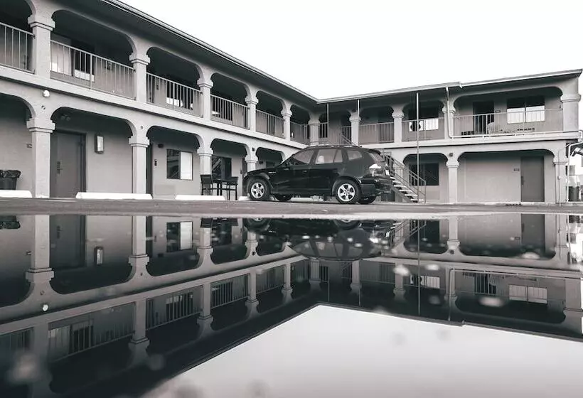 Hotelli Travelodge By Wyndham Parker