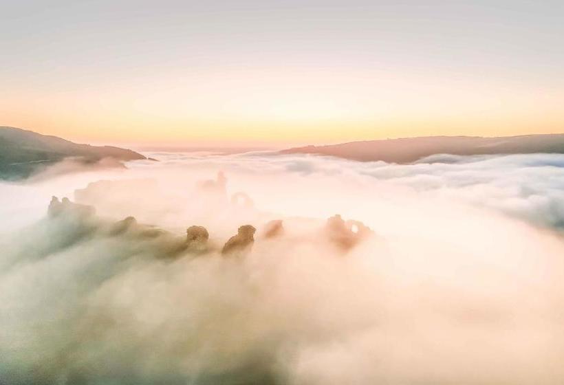 膳宿费 Nesscliffe