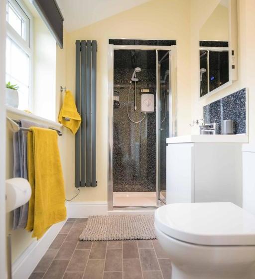 膳宿费 Nesscliffe