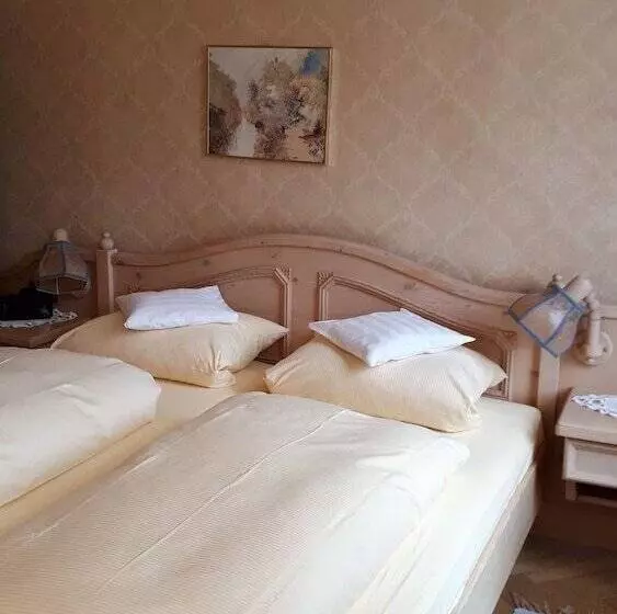 Prisma Hotel Burg Bollendorf