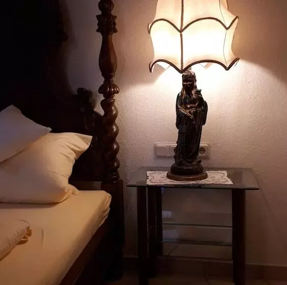 Prisma Hotel Burg Bollendorf