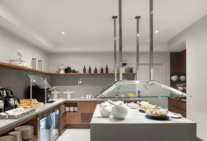 AC Hotel by Marriott Old Montreal