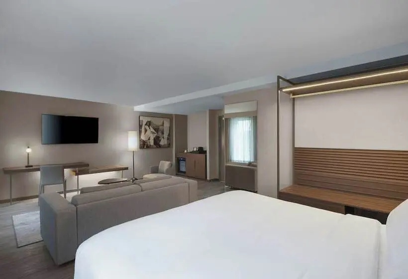 AC Hotel by Marriott Old Montreal