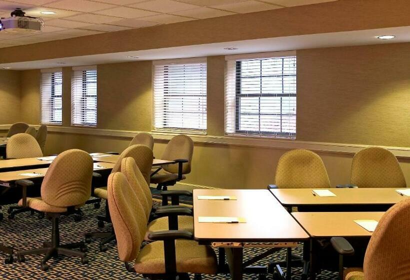 Four Points By Sheraton Wakefield Boston Hotel & Conference Center